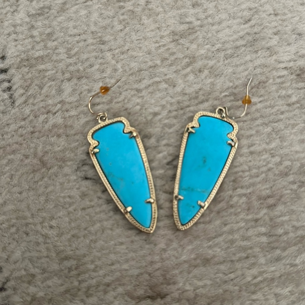 Kendra Scott Skylar Arrowhead earrings